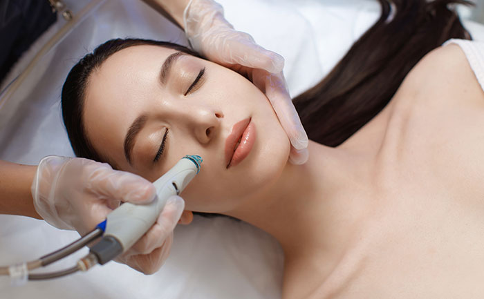 Idratazione profonda con Hydrafacial