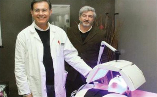 Dott. Franco Paciolla spiega la terapia biofotonica per l'acne