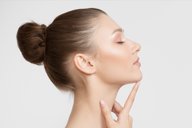 profilo di donna per fili di sospensione: il lifting non chirurgico
